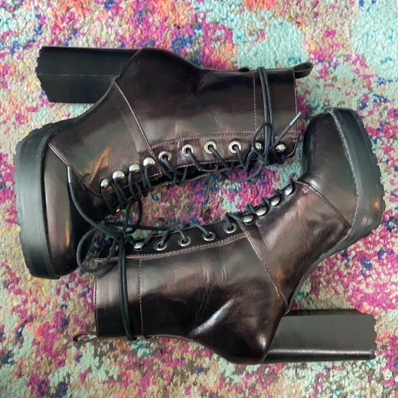 UO Heeled Boots - Picture 5 of 11